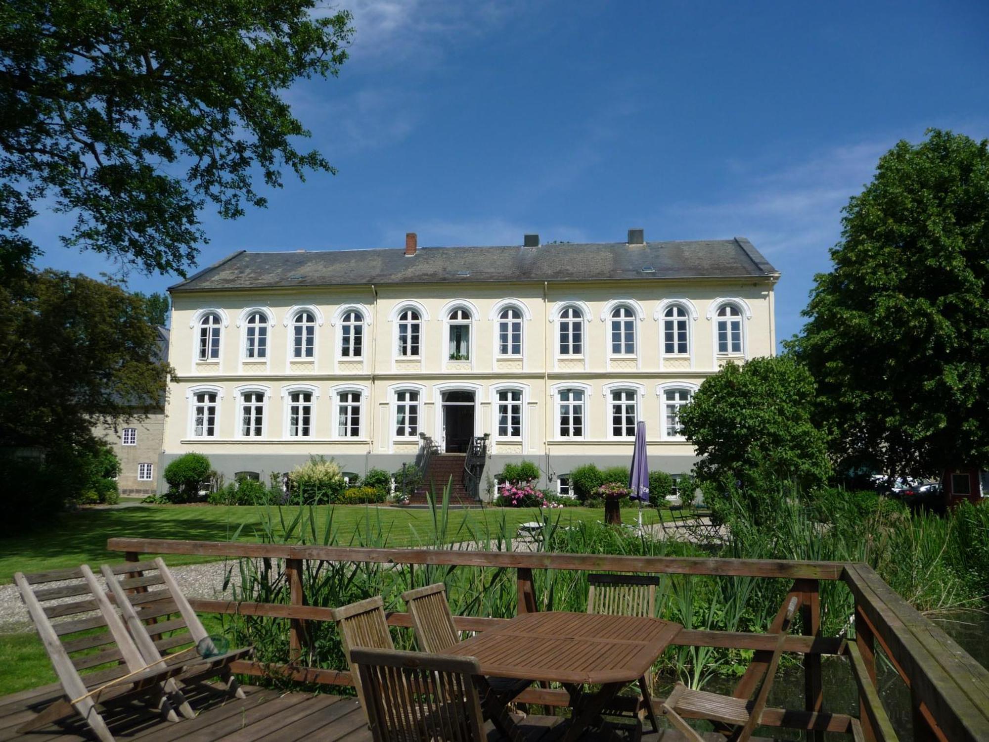 Ferienwohnungen Herrenhaus Gut Oestergaard Штайнберг Экстерьер фото