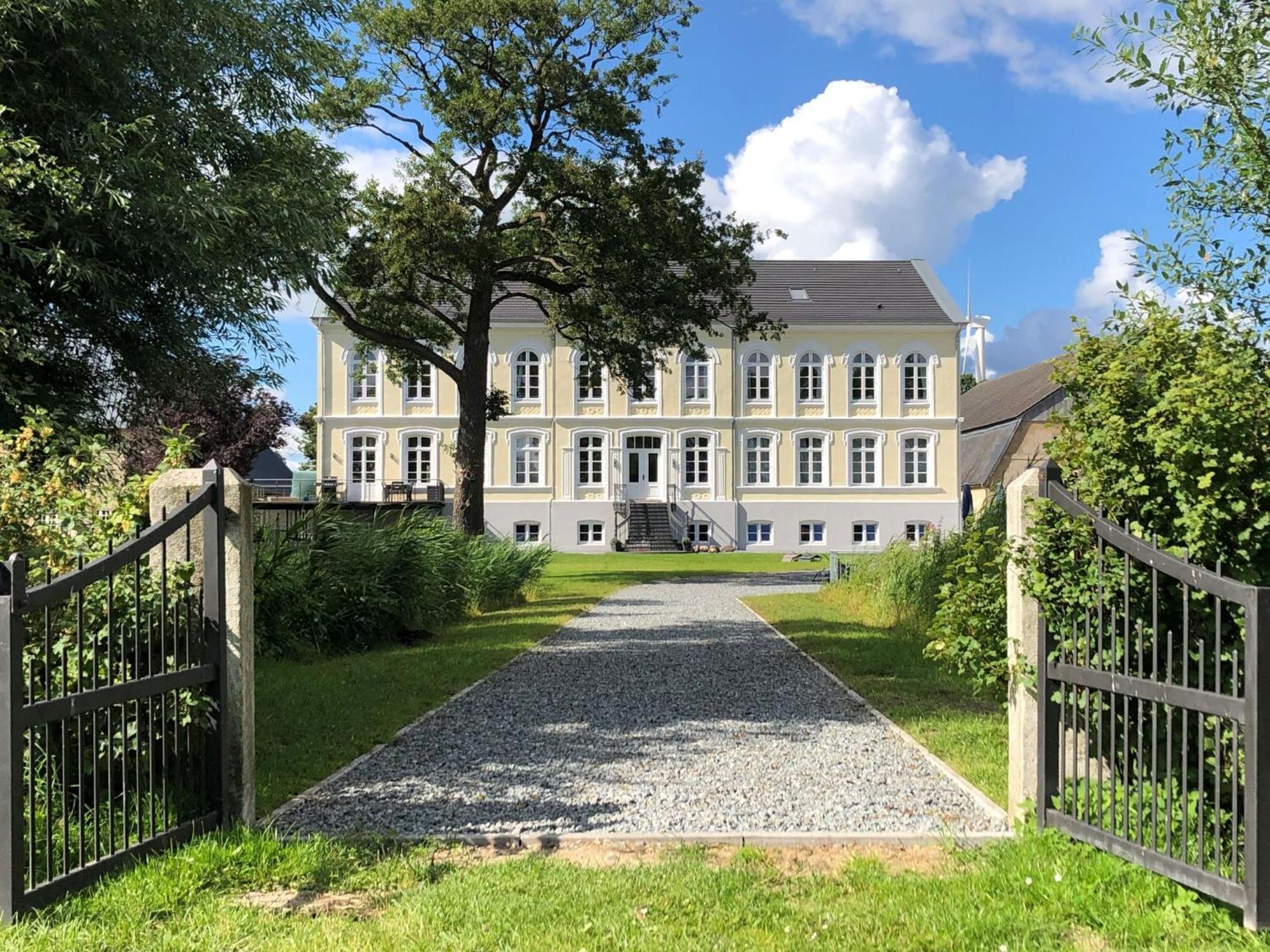 Ferienwohnungen Herrenhaus Gut Oestergaard Штайнберг Экстерьер фото